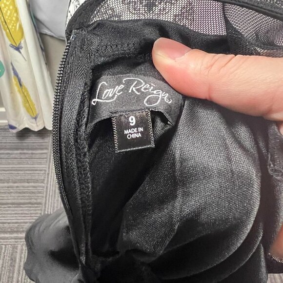 Love Reign by As U Wish sequin embellished fit n flare dress. Size 9 - Picture 8 of 10